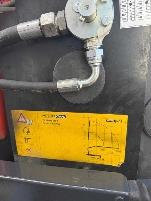 Camiao Renault com Grua