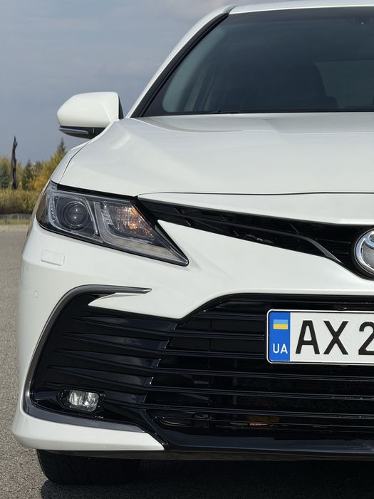 Toyota Camry 2021 elegance офіційна ціла на гарантії
