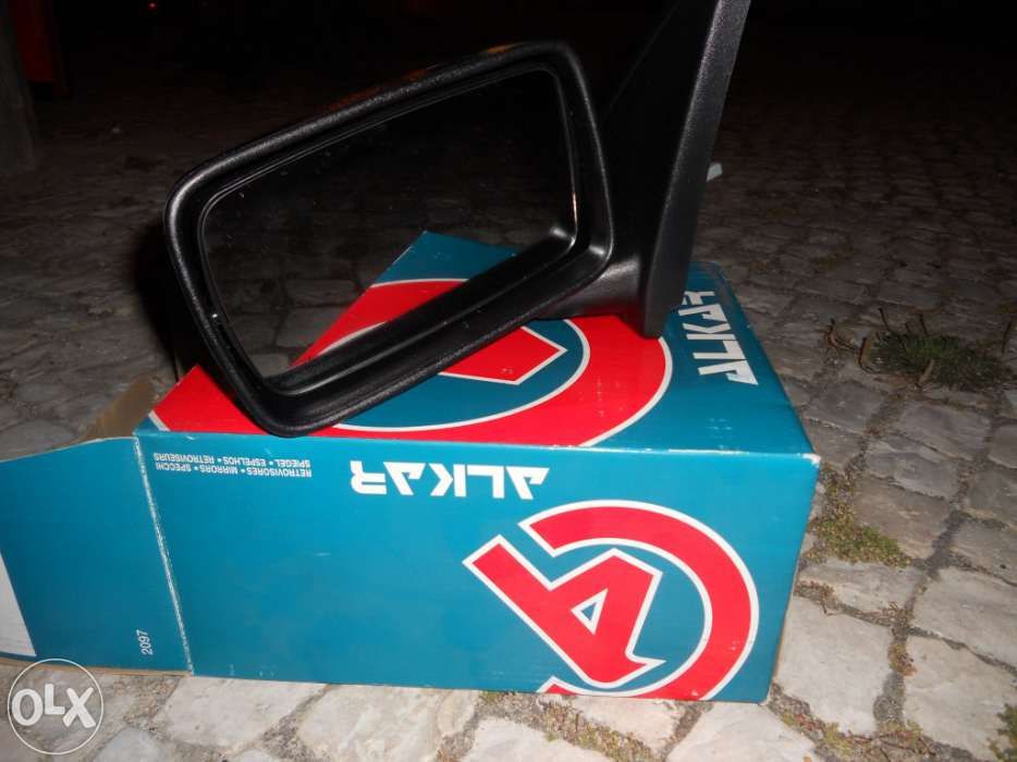 Vendem-se dois espelhos Ford Fiesta anos 90. 20 euros cada.