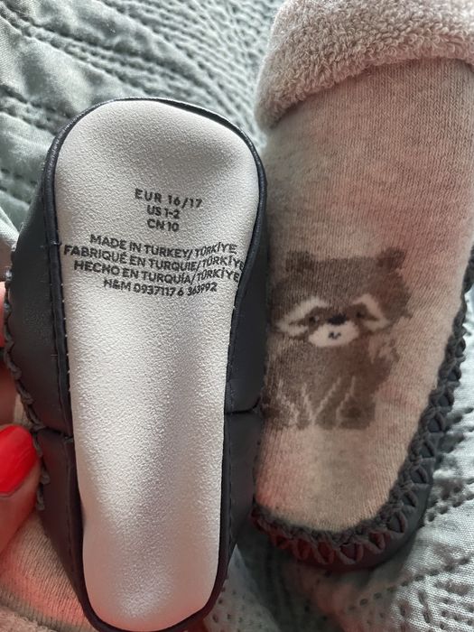 Buciki skarpetki niemowlęce H&M
