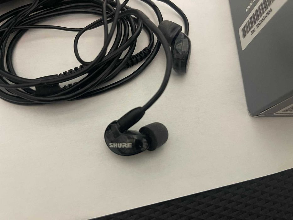 Shure in-ear SE215