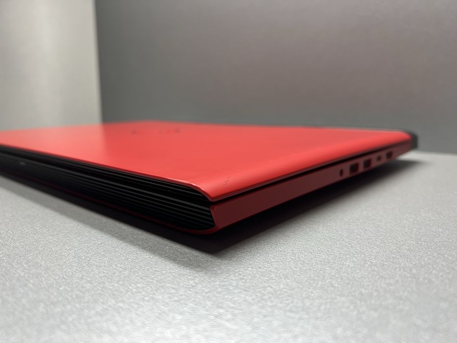 90 Ноутбук Dell Inspiron 7577 i5-7300HQ/16/628/GTX1050/15,6/60Hz