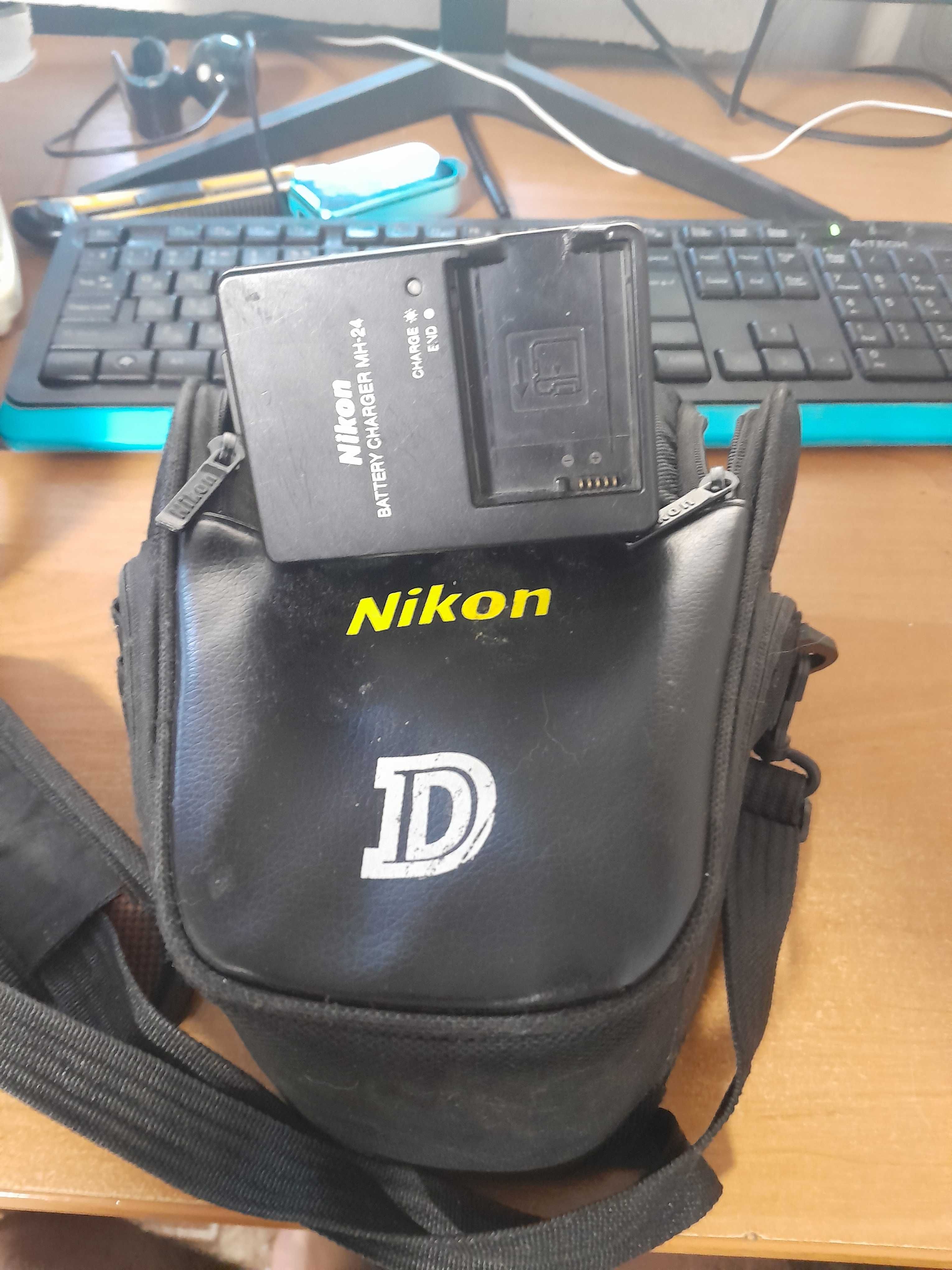 Фотоапарат фотоаппарат Nikon D3100 + об'єктив 18-135 af-s + сумка