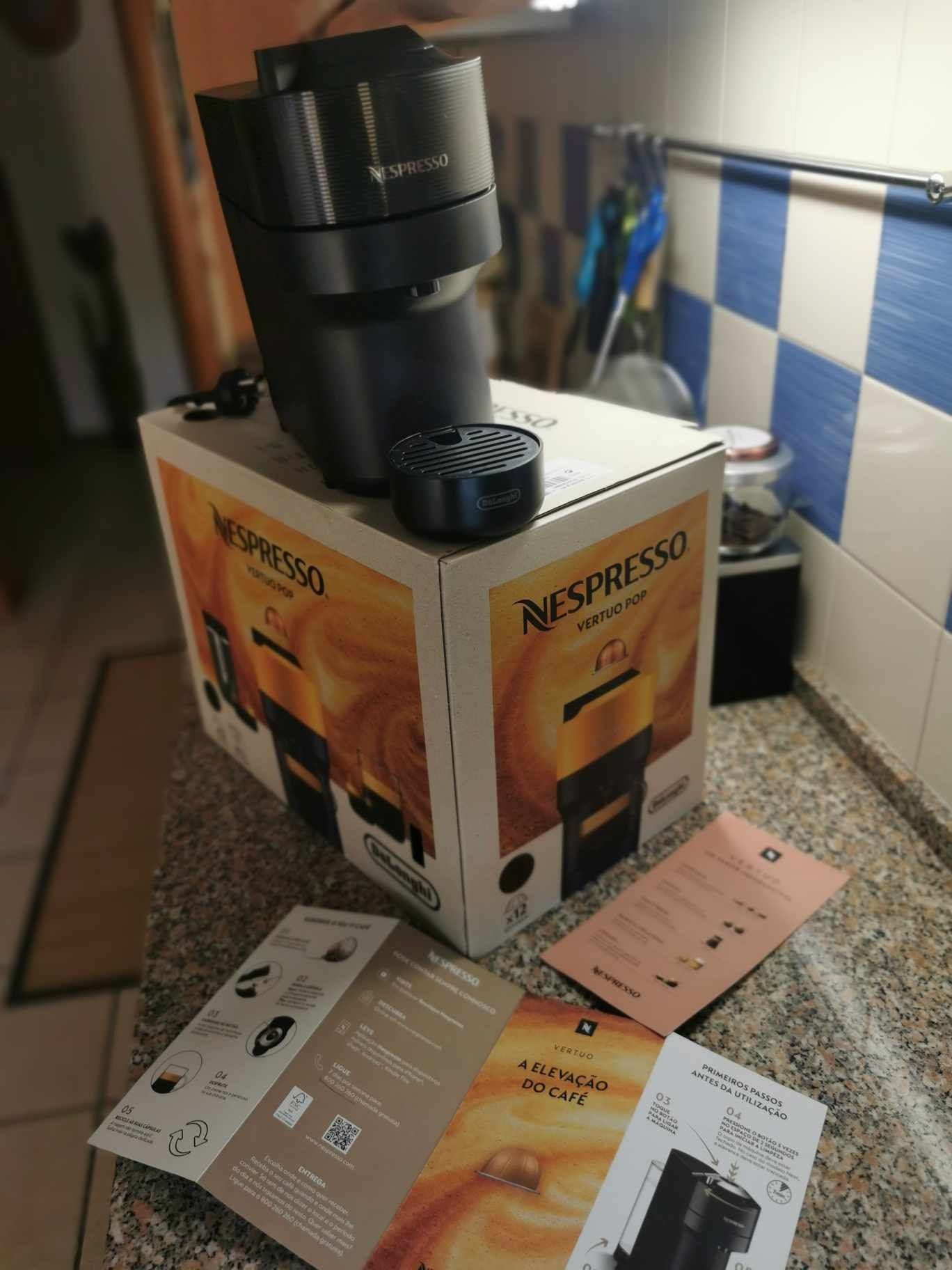 Máquina de café Nespresso nova