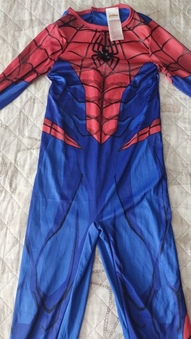 Продам комбинезон Marvel