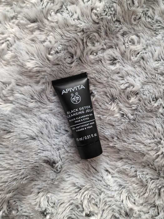 Żel oczyszczający do twarzy Black Detox Cleansing Jelly Apivita 15 ml