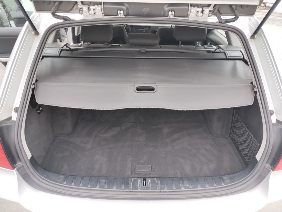 Serwisowana i zadbana BMW 318i 2.0 benzyna e91 Lift 2008r Nowe Opony