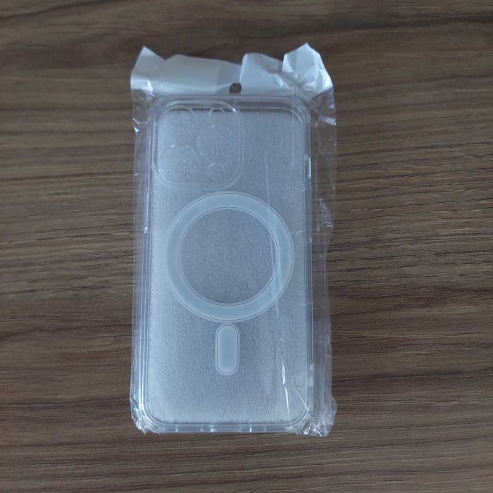 продам чехол силиконовый на iphone 13 pro