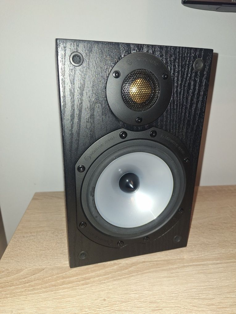 Dwie kolumny podstawkowe Monitor Audio MR1