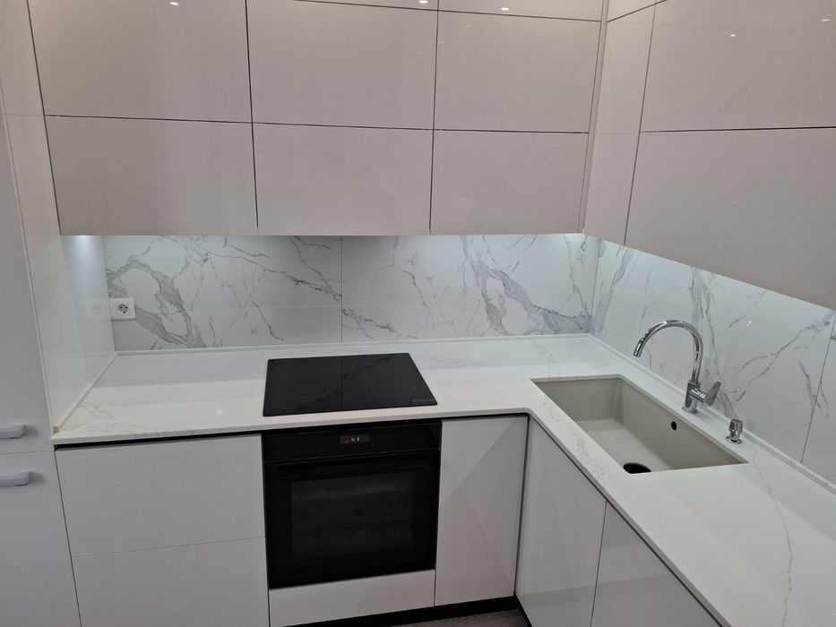 Кухня без ручек под заказ