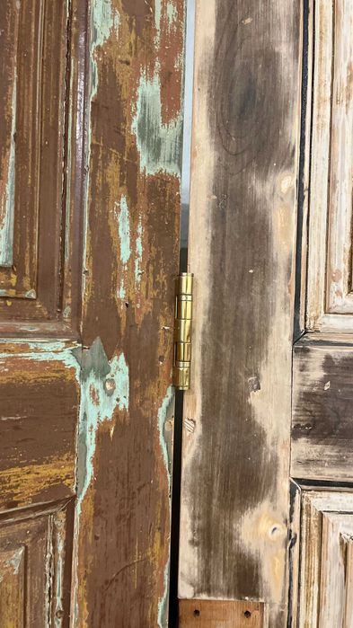 Biombo exclusivo em portas vintage decapadas