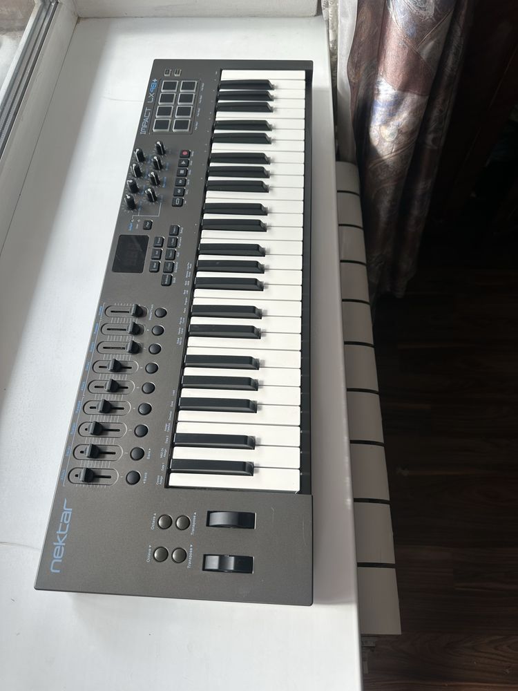 MIDI клавиатура Nektar Impact lx 49+