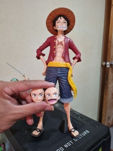 Figura pvc colecionavel - one peace - Luffy - 28cms