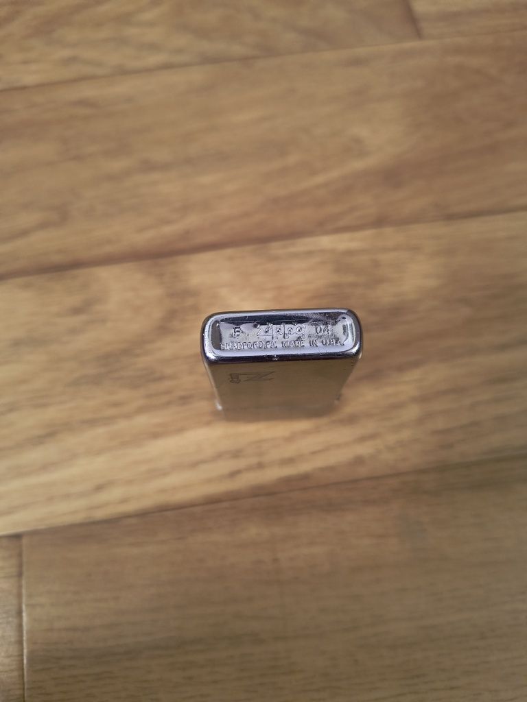 Продам Zippo slim