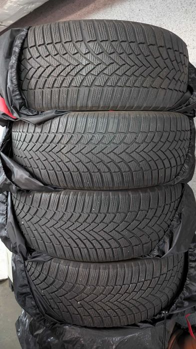 Opony zimowe używane Bridgestone Blizzak 235/50/19 4 szt. z 2020 roku.