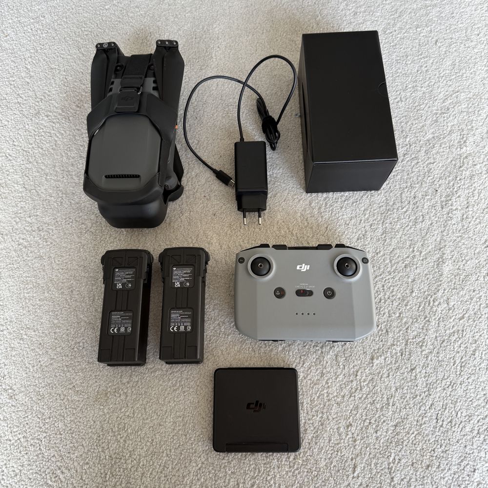 Dron DJI Mavic 3 Fly More Combo