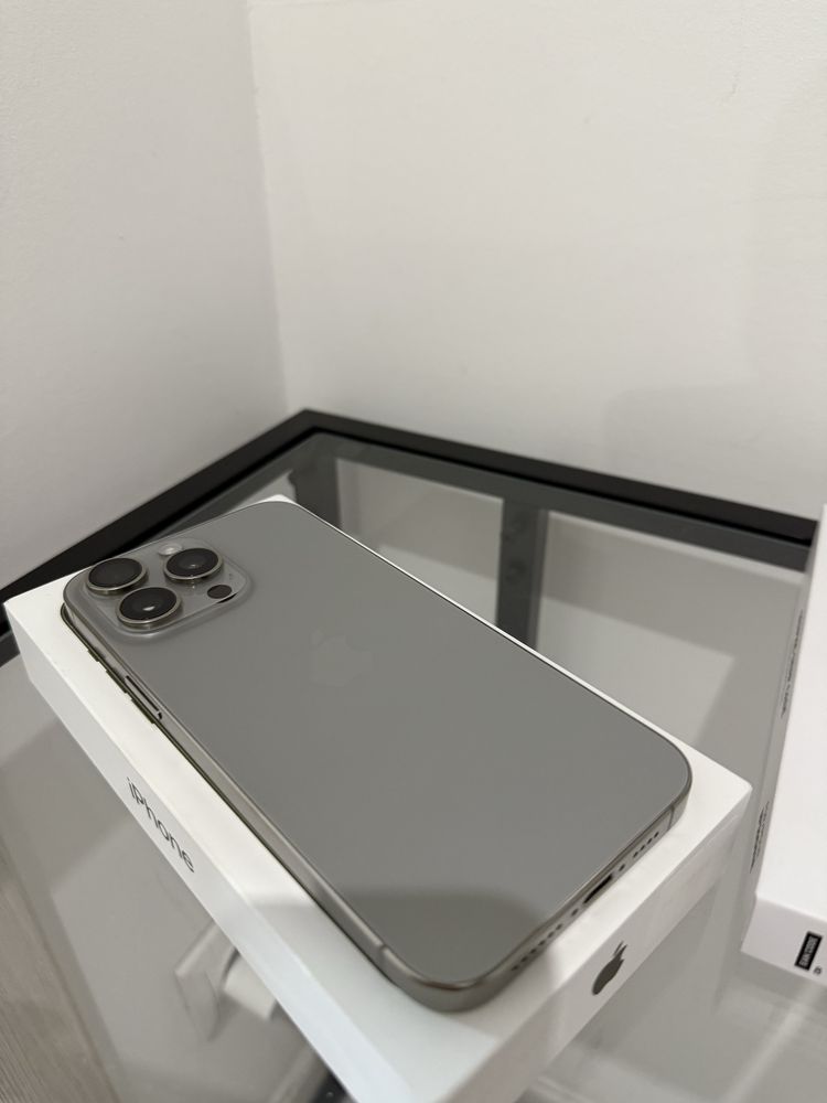 iPhone 15 Pro Max, Natural Titanium, 256GB
