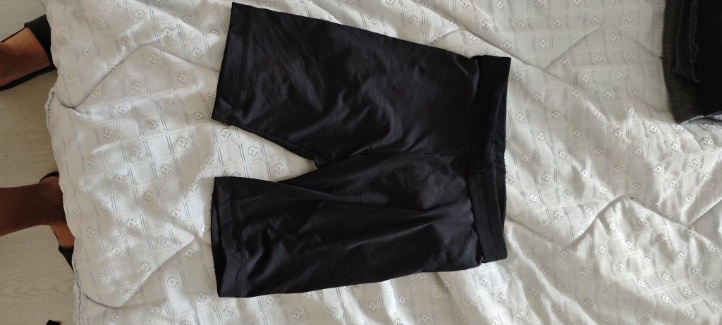 Roupas variadas dos 12 aos 16 anos novas e usadas