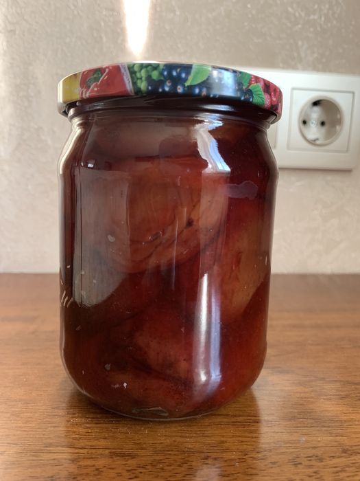 Мариновані сливи гіганти