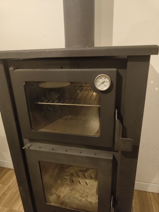 Salamandra a lenha com forno