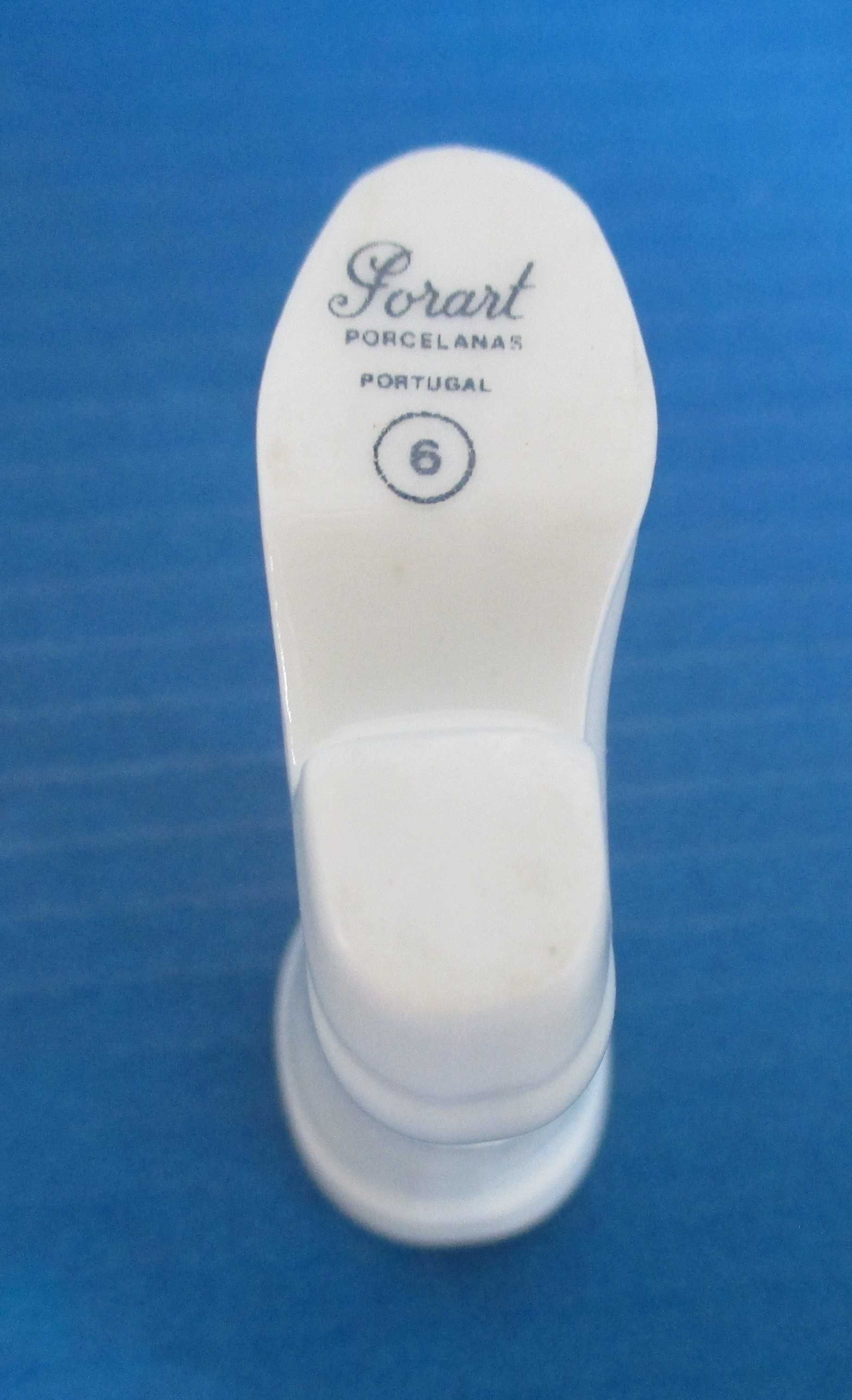 Miniaturas de Botas e Sapatos em Porcelana
