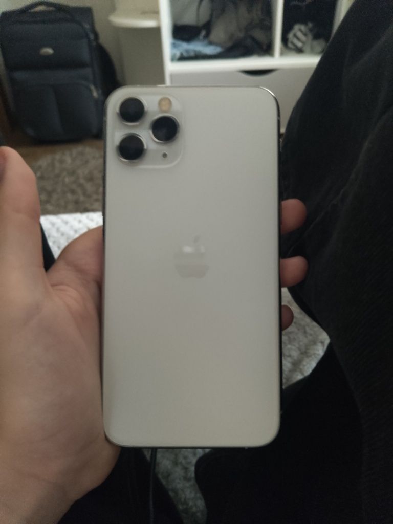 iPhone 11 pro 256 Гб в гарному стані