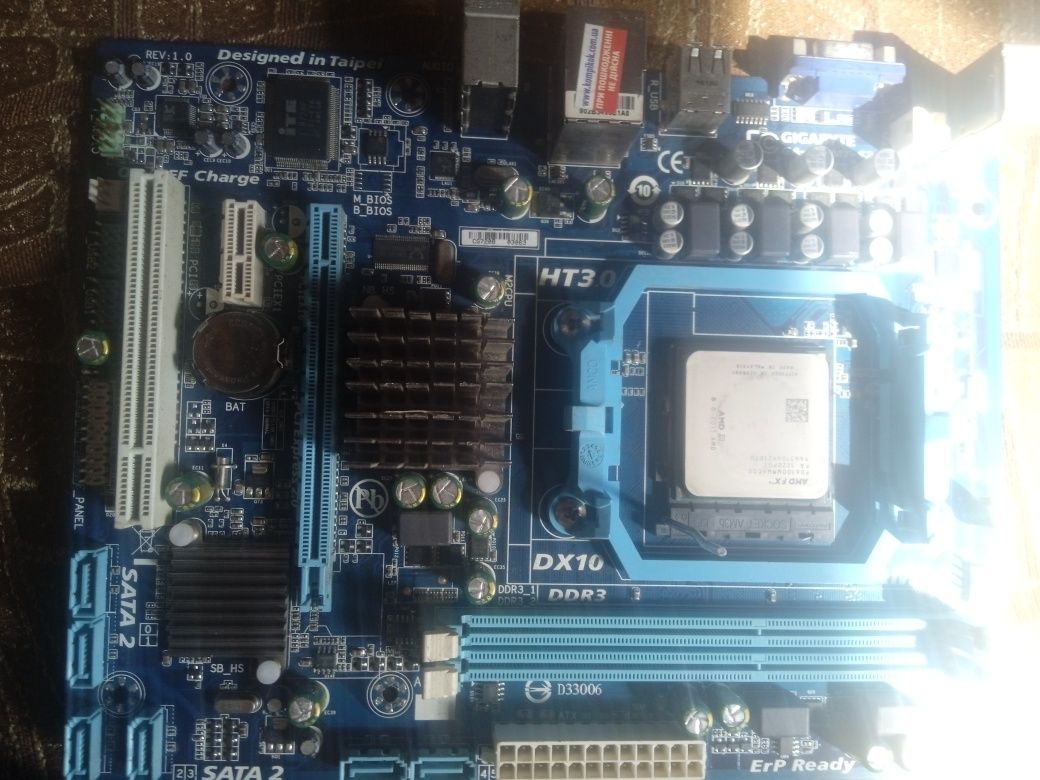 AMD FX-6100 (6 ядер, 3.3–3.9 ГГц) разом з материнською платою Gigabyte
