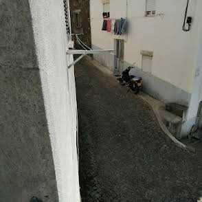 Encante-se com esta "Casa Tradicional na povoação em Alcaide - Fundão"