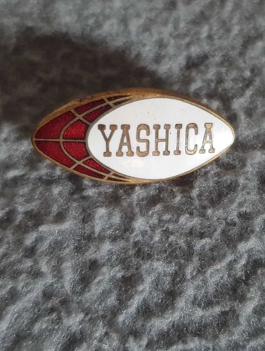 Pin's / Alfinete de lapela antigos: Mercedes, Yashika, Philips, Scania