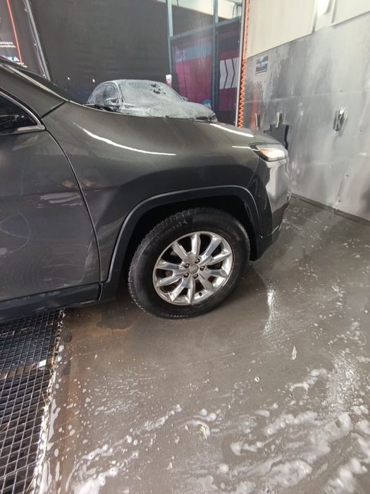 Jeep Cherokee 4x4 limited 2.4 2015 рік