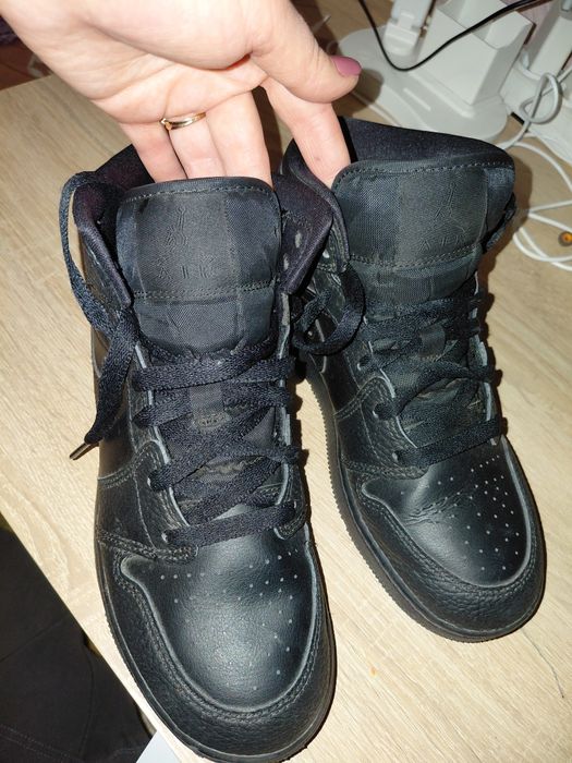 Ботінки.кросівки.хайтопи