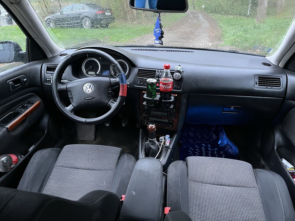 Vw bora 1.9tdi 130km silnik slupek Asz 2005r. Czarna uszkodzona