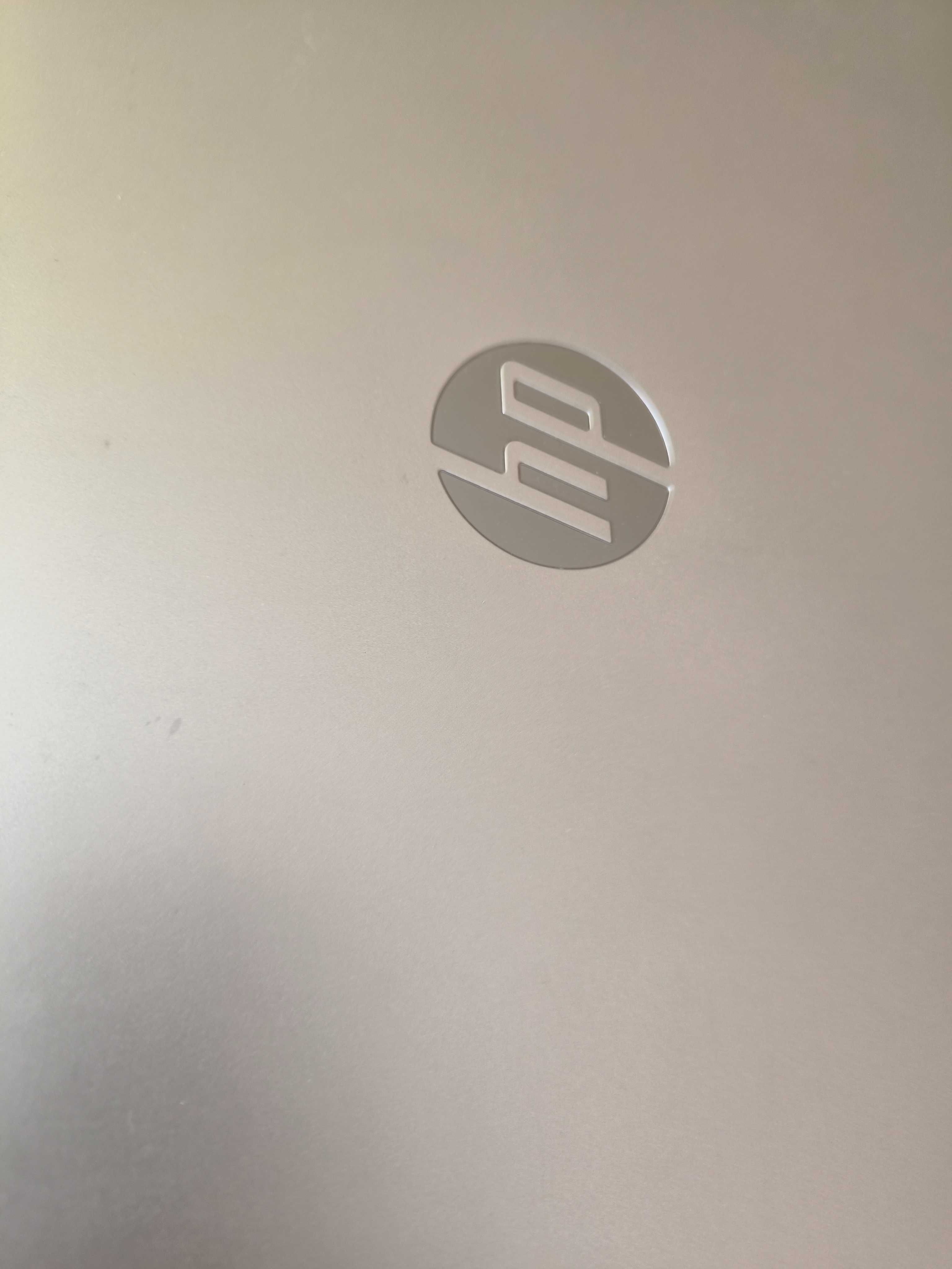 Laptop HP ,Intel core i7, HD display, 1TB pamięci, Windows 10