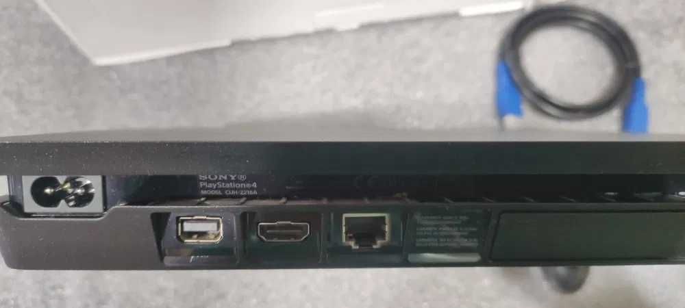 PlayStation 4 Slim CUH-2216A - 500GB na versão 12.50 c/ Comando