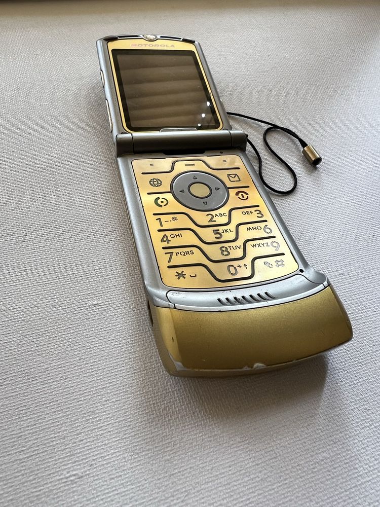 Motorola Razr V3i Gold Dolce&Gabbana оригінал
