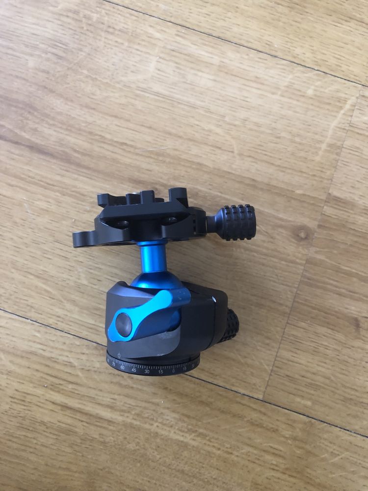 Tripé Manfrotto 055 + cabeça 804RC2 + BallHead Genesis Lph-30