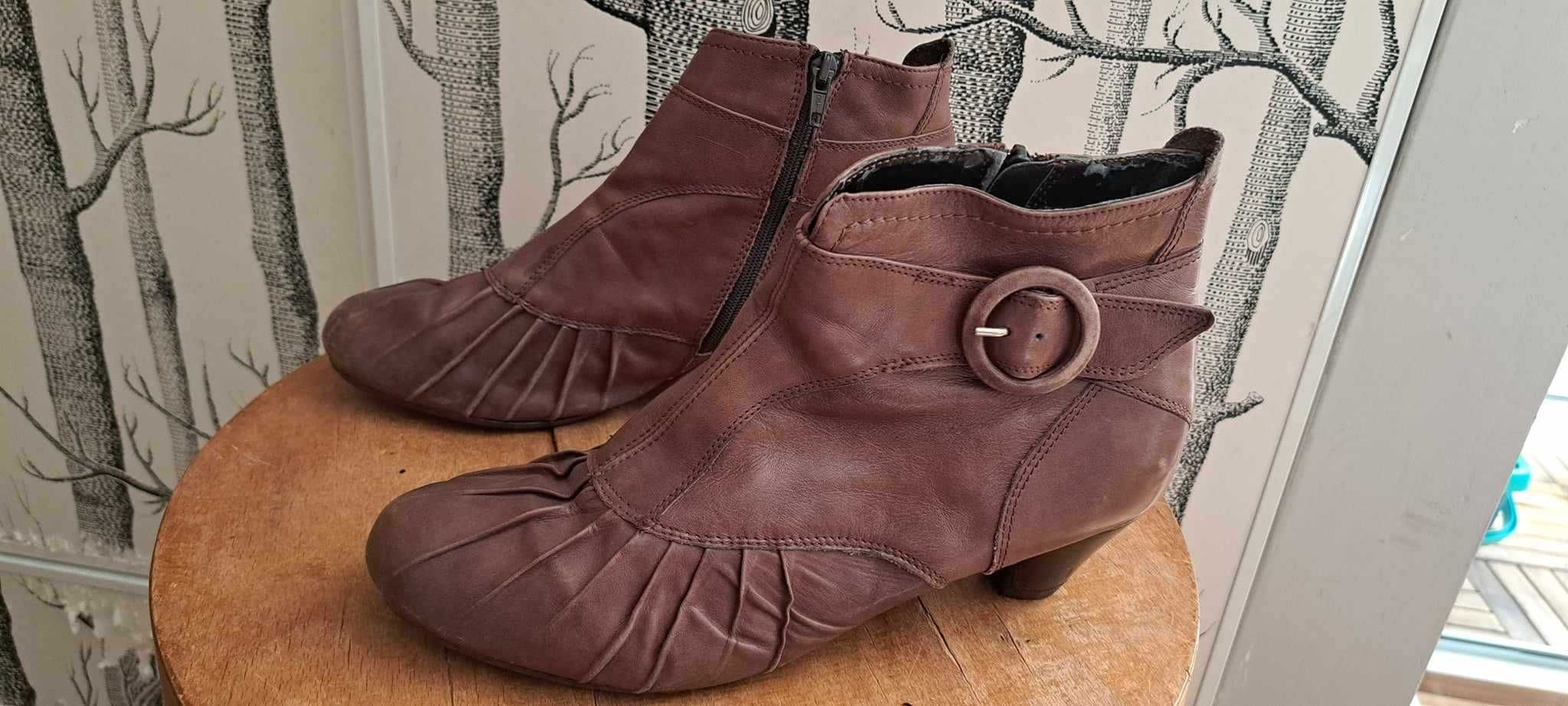 Brązowe botki a'la vintage retro rozmiar 41