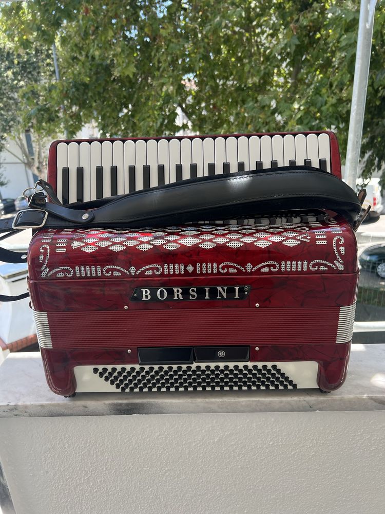 3*voz Acordeão Borsini italiano afinado 120baixos + correias e mala