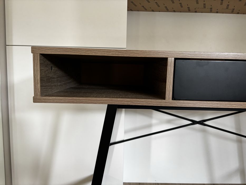 Biurko ABBETVED Jysk Używane