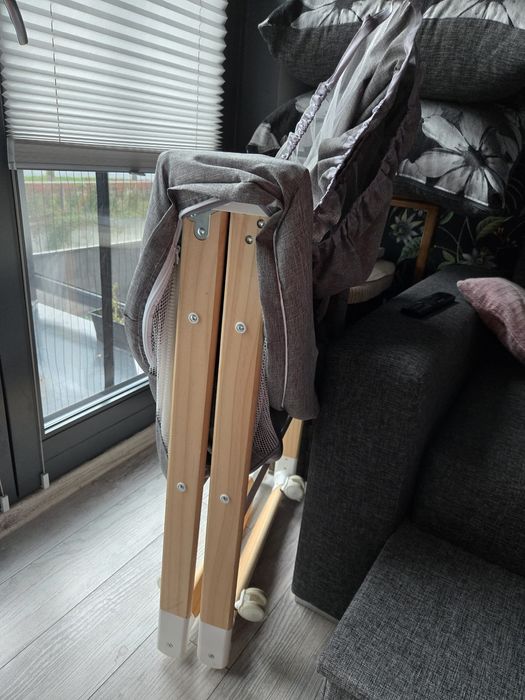 Łóżeczko dziecięce i niemowlęce składane na kółkach kołyska