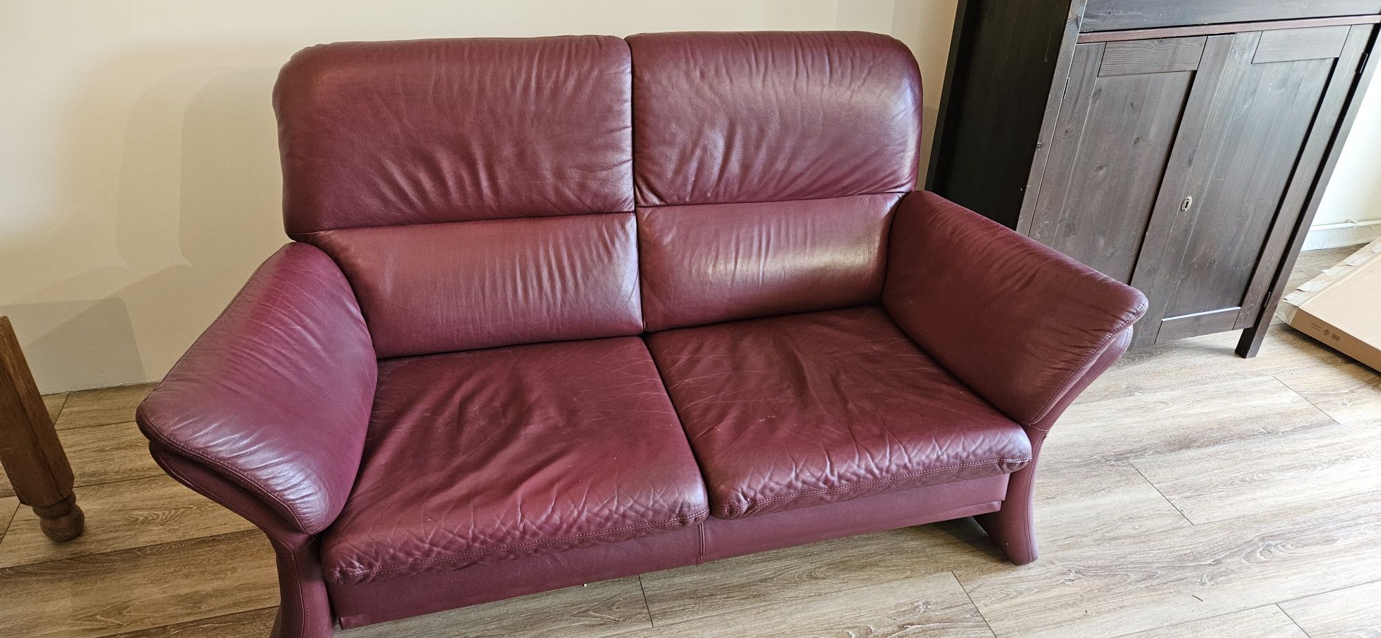 Piękna skórzana sofa