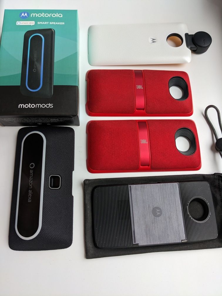 Комплекти Moto Mod: Projector, JBL, Kate Spade Wireless, Gamepad