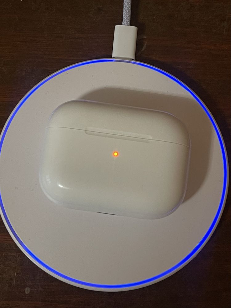 AirPods Pro 1 кейс MagSafe (оригінал) з коробкою