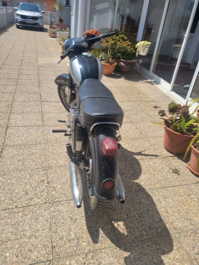 Moto Jawa 250 de 1965