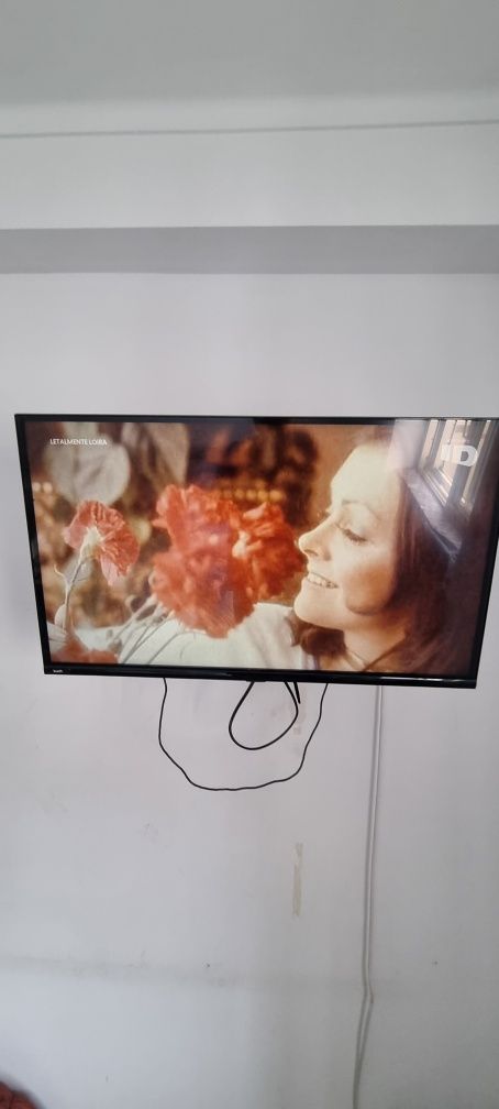 TV kunft 33 polegadas