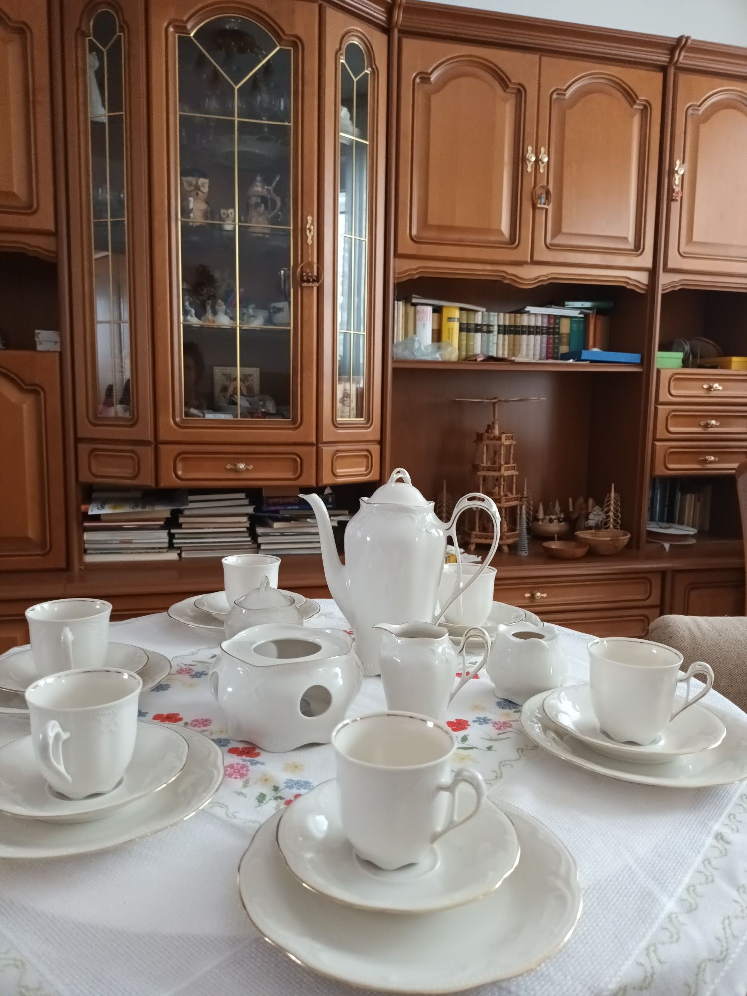 Продам сервиз Германия,фарфор,6 персон