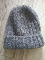 Nowa ciepła czapka zimowa
