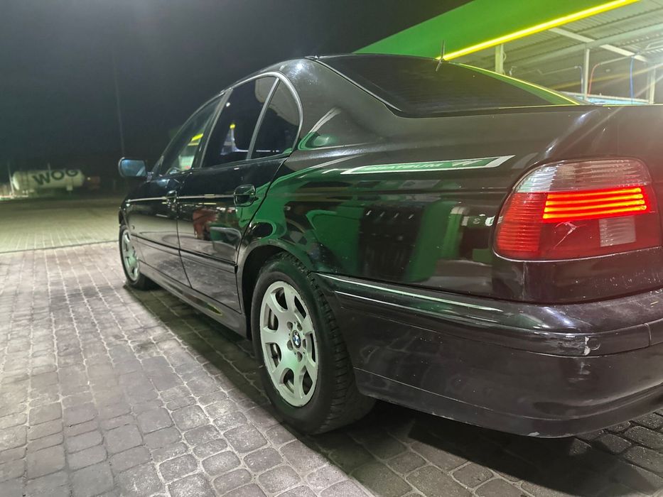 Продам бмв е39 м54б22