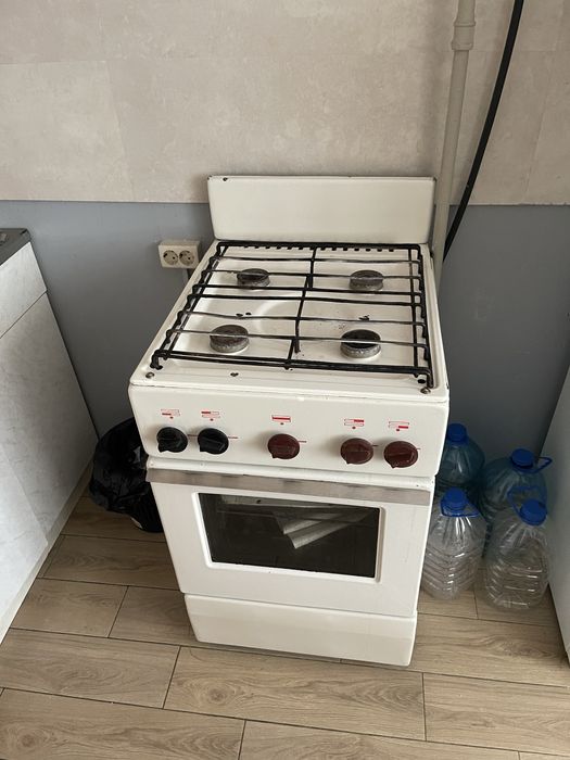 Продам газовую плиту, с духовкой