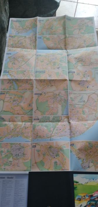 Livro guia de viagens com mapas de 2001